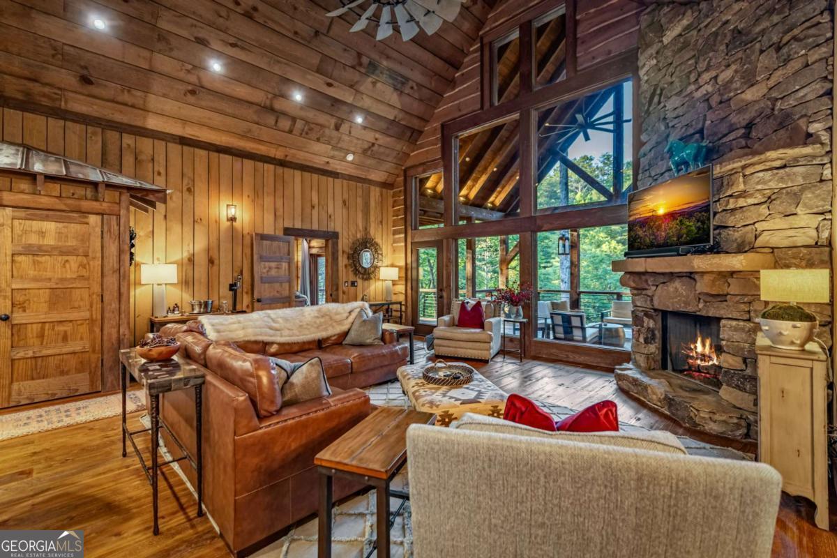 Blue Ridge, Georgia, 30513, United States, 3 Bedrooms Bedrooms, ,5 BathroomsBathrooms,Residential,Active,1973533