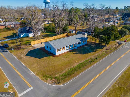 734 HENDRY ST, BLACKSHEAR, GA 31516, photo 2 of 39