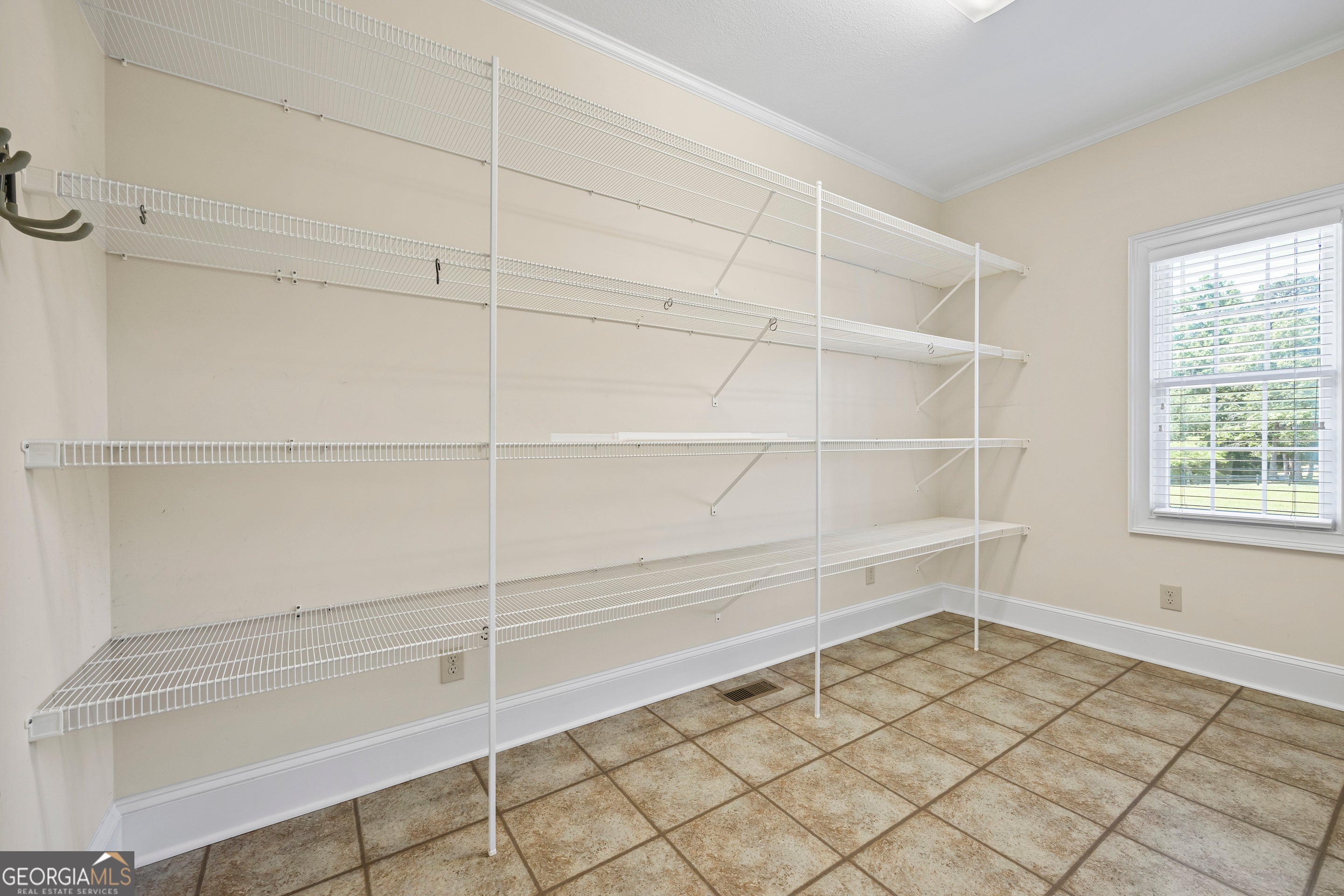 Lavonia, Georgia, 30553, United States, 5 Bedrooms Bedrooms, ,5 BathroomsBathrooms,Residential,Active,1862896