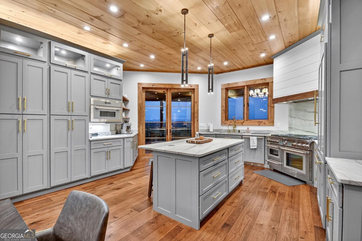 Blue Ridge, Georgia, 30513, United States, 5 Bedrooms Bedrooms, ,5 BathroomsBathrooms,Residential,Active,2003557