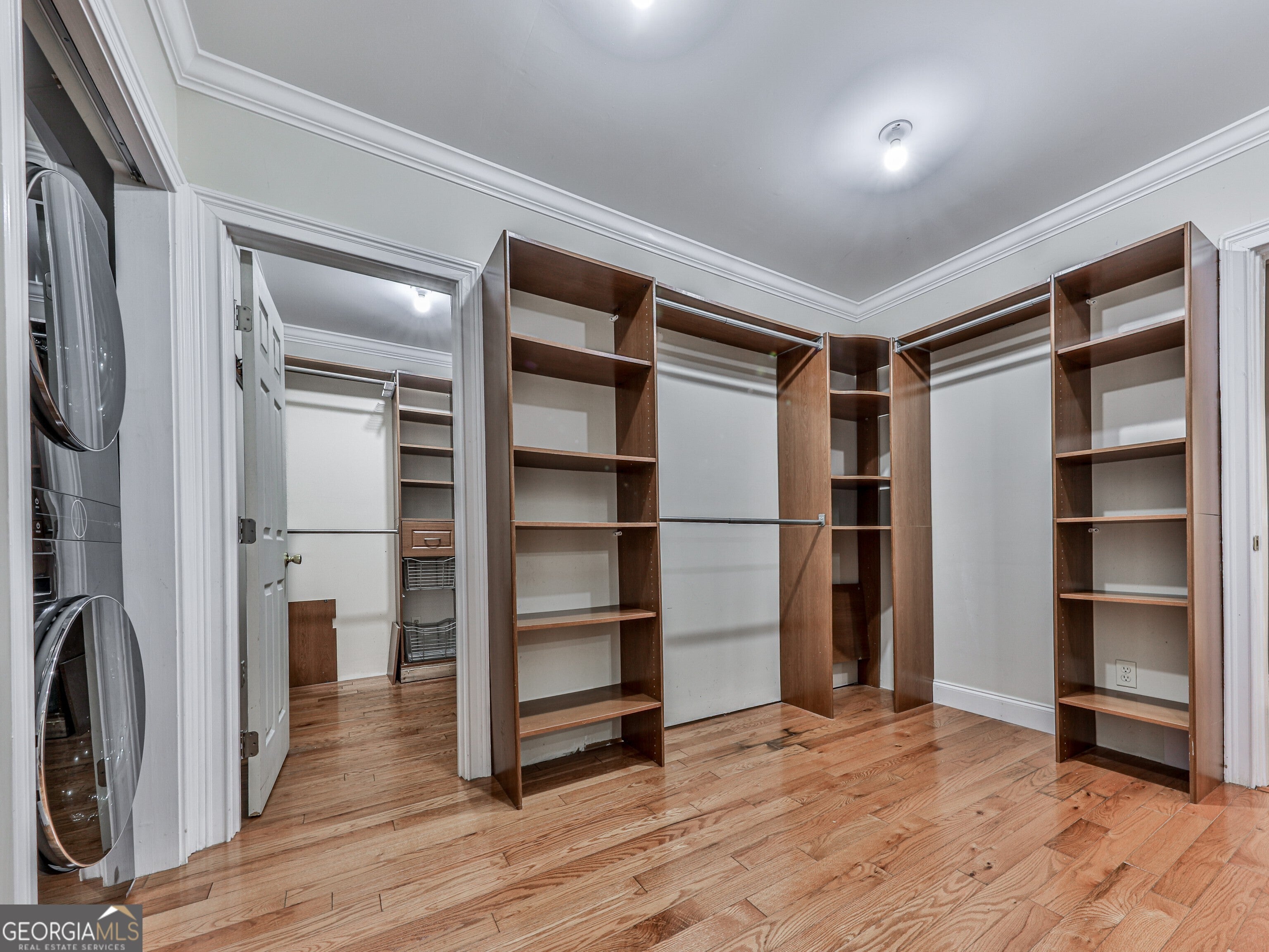 Atlanta, Georgia, 30305, United States, 5 Bedrooms Bedrooms, ,6 BathroomsBathrooms,Residential,Active,1988420