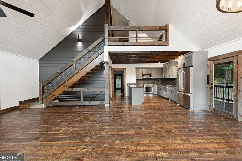 Blue Ridge, Georgia, 30513, United States, 3 Bedrooms Bedrooms, ,4 BathroomsBathrooms,Residential,Active,2008014