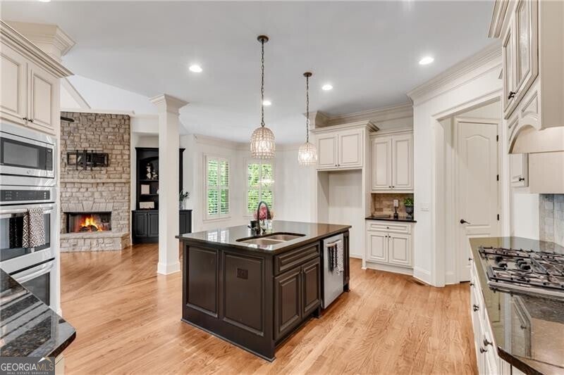 Braselton, Georgia, 30517, United States, 5 Bedrooms Bedrooms, ,5 BathroomsBathrooms,Residential,Active,1912809