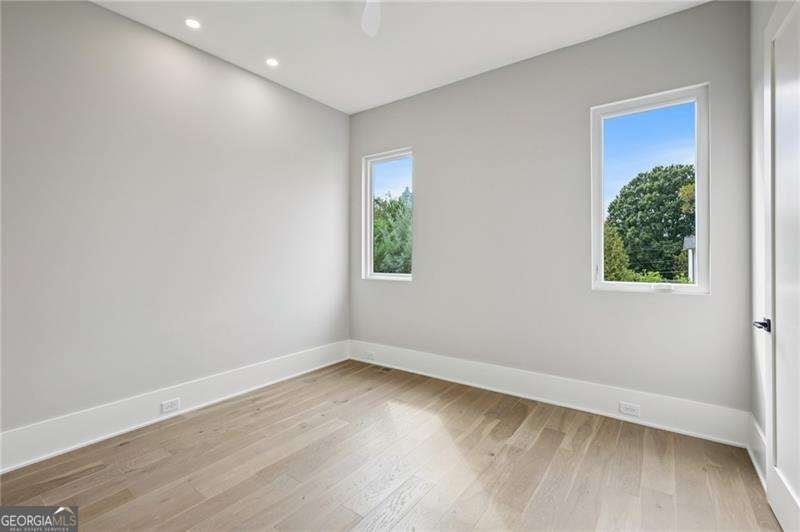 Atlanta, Georgia, 30308, United States, 4 Bedrooms Bedrooms, ,5 BathroomsBathrooms,Residential,Active,1985587