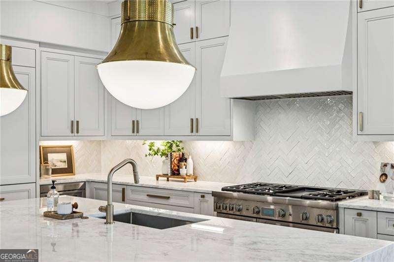 Atlanta, Georgia, 30306, United States, 6 Bedrooms Bedrooms, ,7 BathroomsBathrooms,Residential,Active,1994977