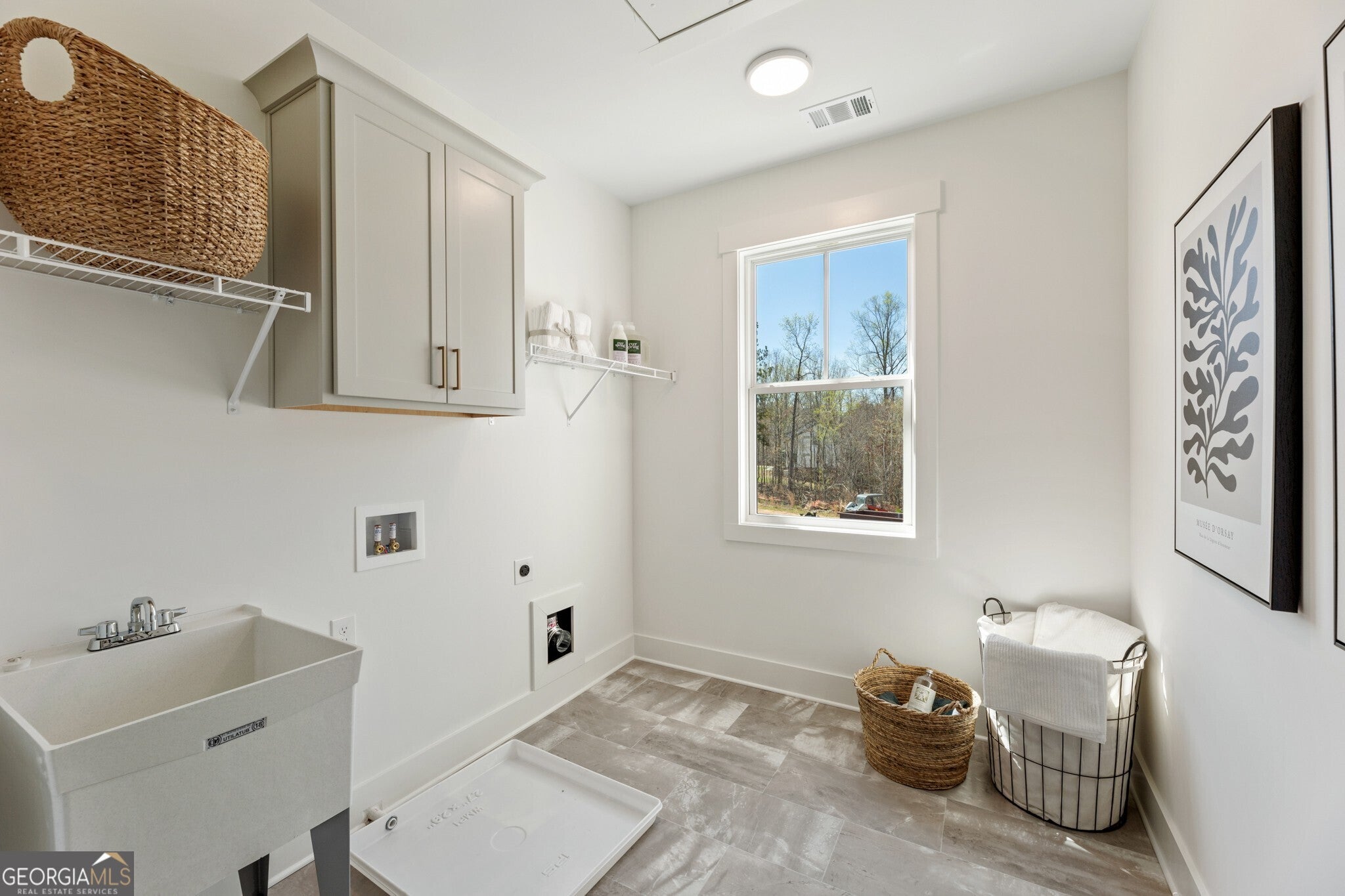 Cumming, Georgia, 30041, United States, 5 Bedrooms Bedrooms, ,5 BathroomsBathrooms,Residential,Active,1964470