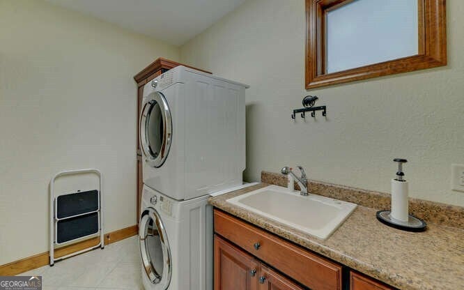 Hiawassee, Georgia, 30546, United States, 4 Bedrooms Bedrooms, ,3 BathroomsBathrooms,Residential,Active,1945091