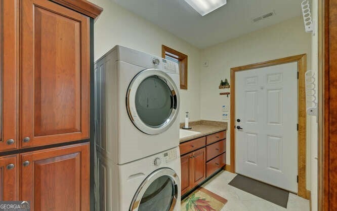Hiawassee, Georgia, 30546, United States, 4 Bedrooms Bedrooms, ,3 BathroomsBathrooms,Residential,Active,1945091