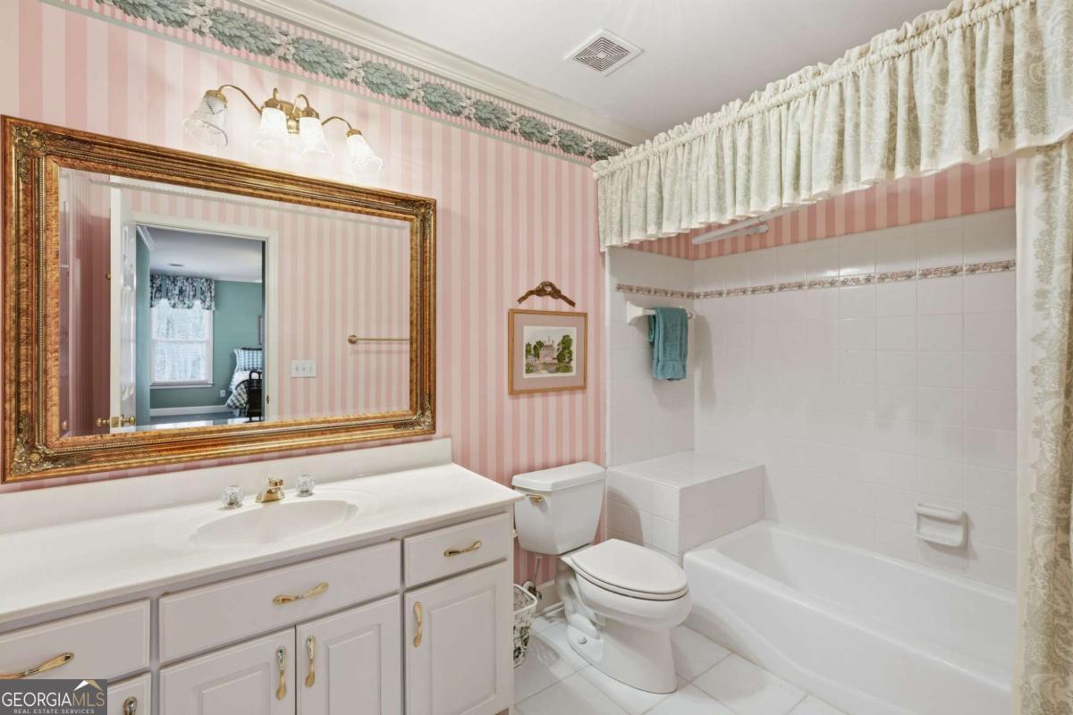 Big Canoe, Georgia, 30143, United States, 4 Bedrooms Bedrooms, ,5 BathroomsBathrooms,Residential,Active,2010164