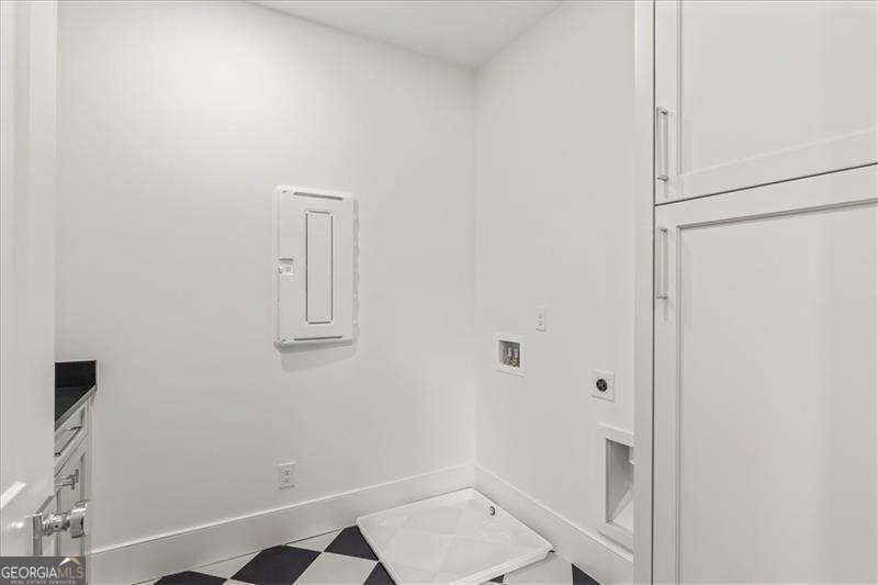 Atlanta, Georgia, 30309, United States, ,5 BathroomsBathrooms,Residential,Active,1869107