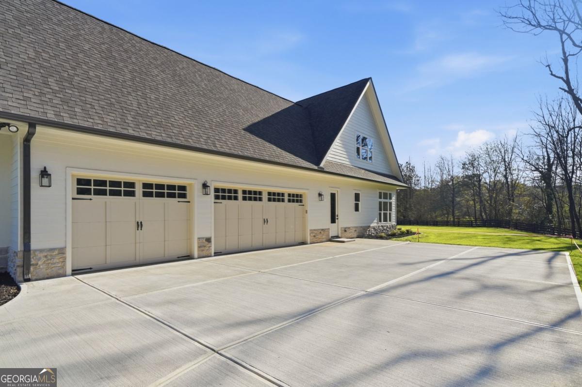 Canton, Georgia, 30115, United States, 5 Bedrooms Bedrooms, ,4 BathroomsBathrooms,Residential,Active,2002329