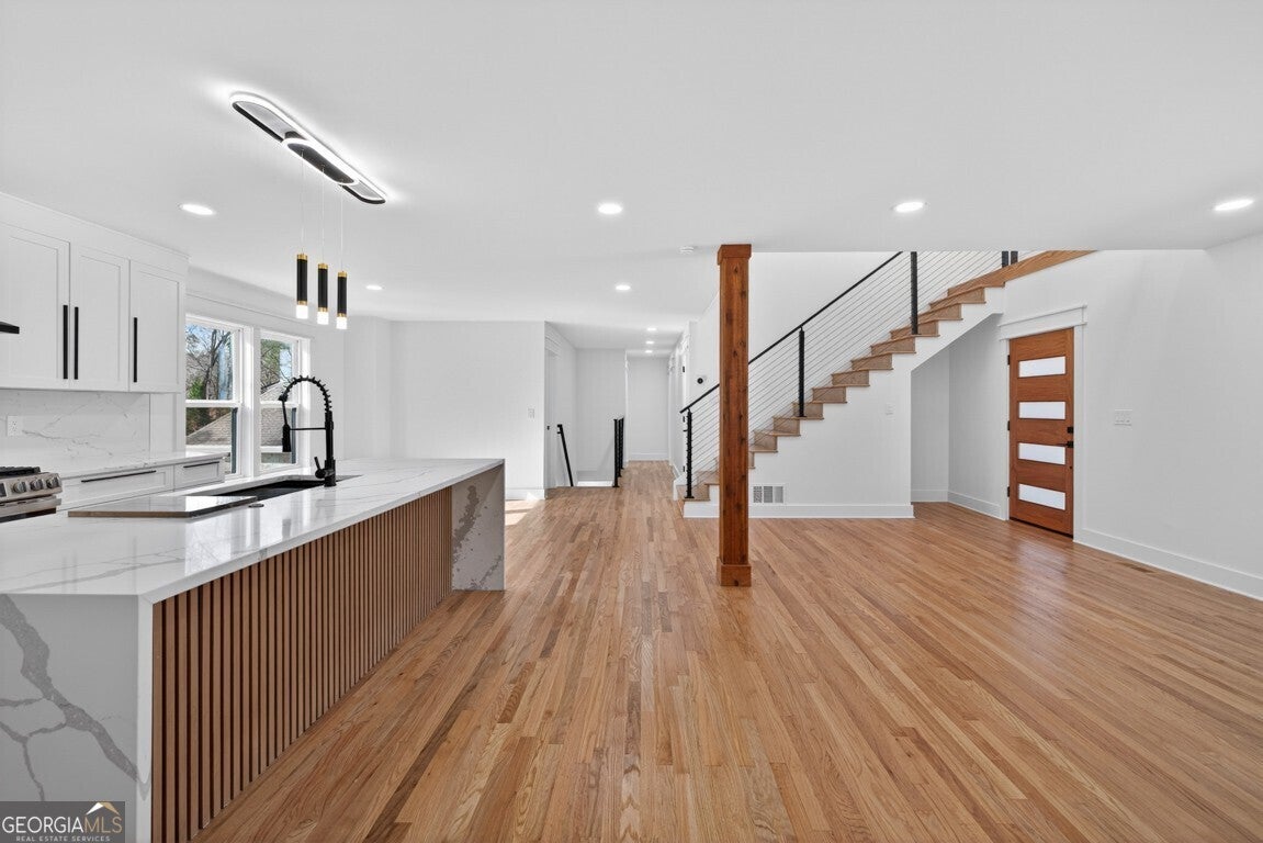 Norcross, Georgia, 30071, United States, 6 Bedrooms Bedrooms, ,5 BathroomsBathrooms,Residential,Active,2009837