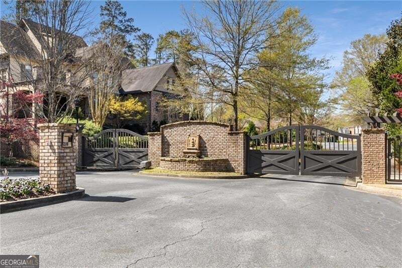 Peachtree Corners, Georgia, 30092, United States, 5 Bedrooms Bedrooms, ,4 BathroomsBathrooms,Residential,Active,1894563
