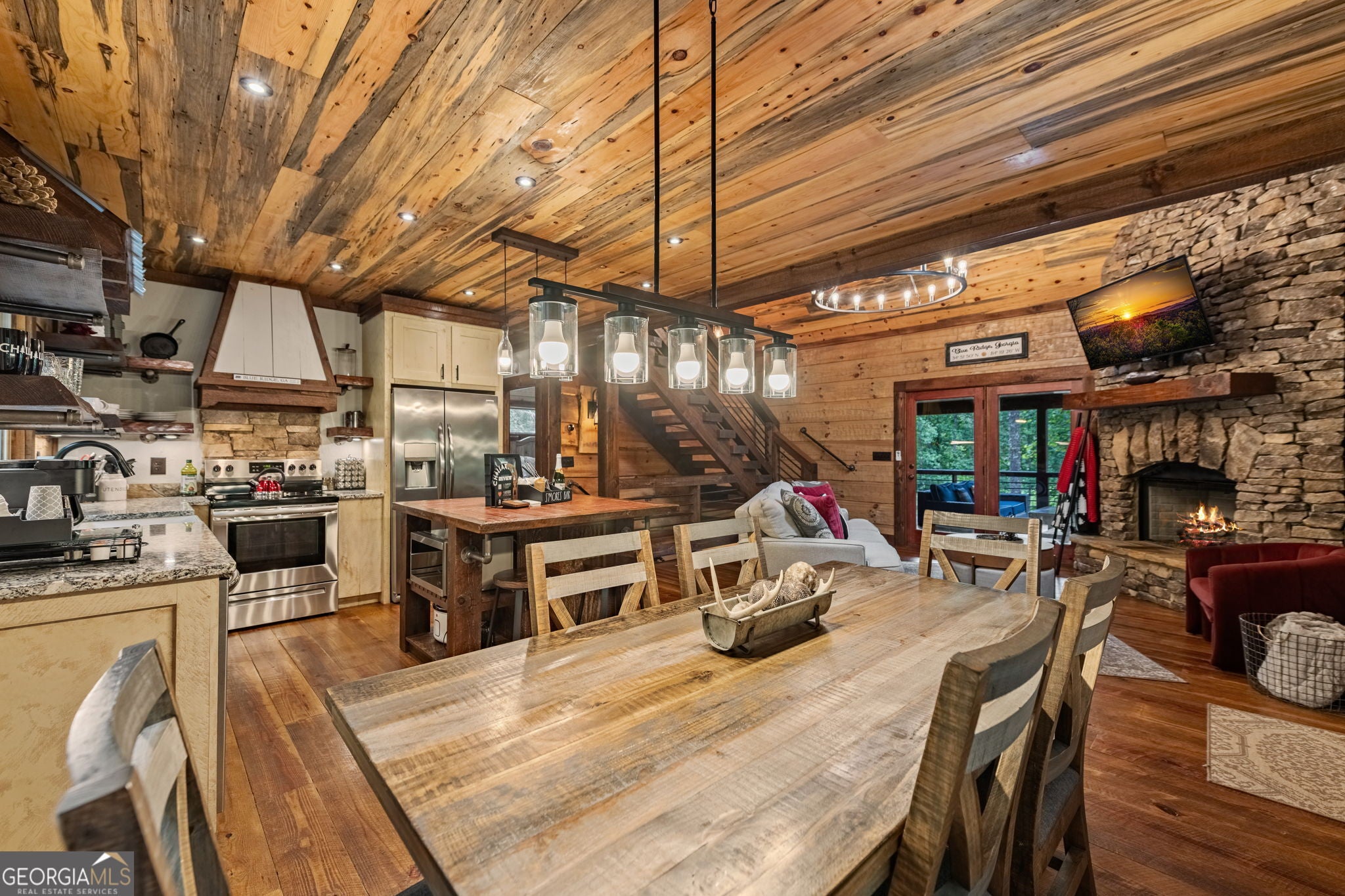 Blue Ridge, Georgia, 30513, United States, 3 Bedrooms Bedrooms, ,3 BathroomsBathrooms,Residential,Active,2045614