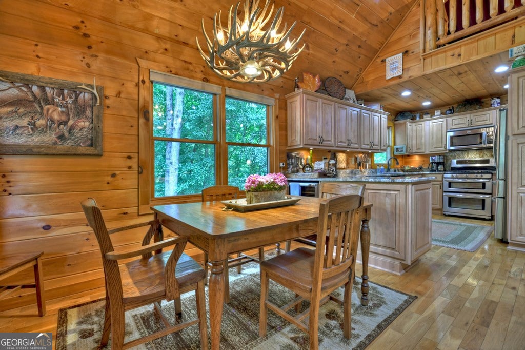 Morganton, Georgia, 30560, United States, 4 Bedrooms Bedrooms, ,6 BathroomsBathrooms,Residential,Active,1945076