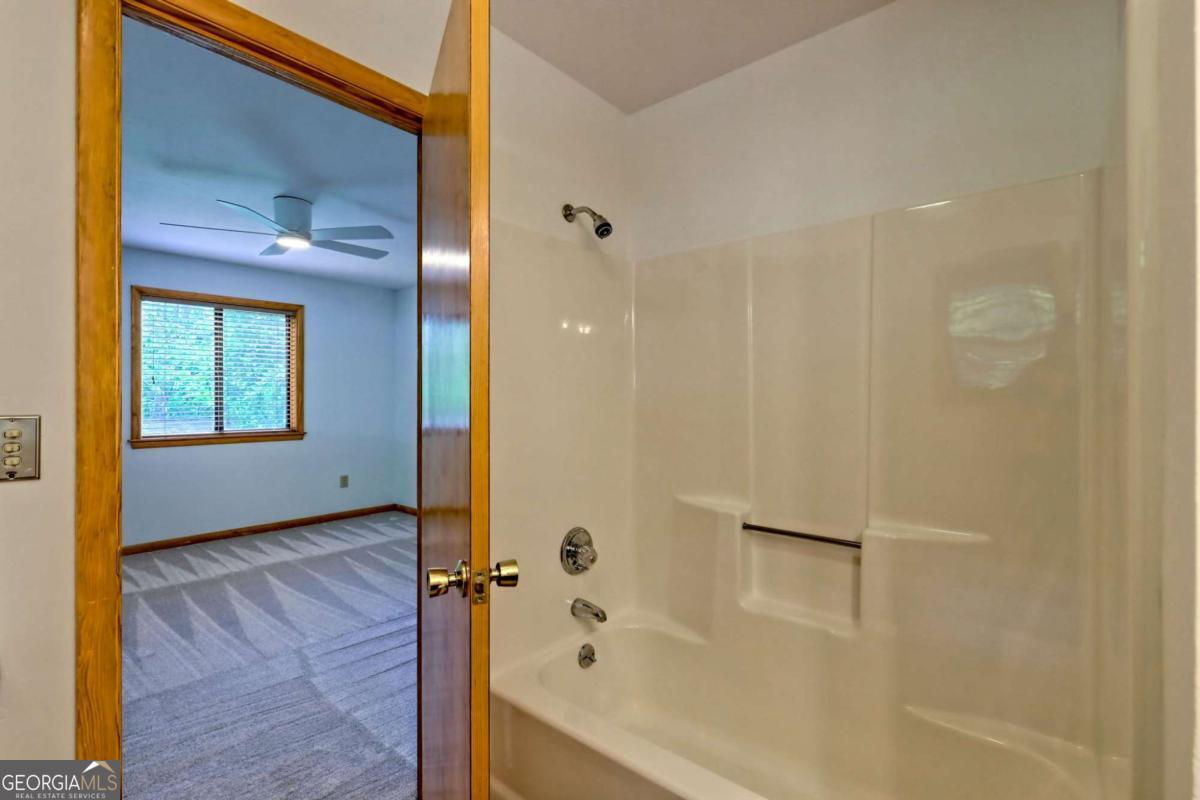 Hiawassee, Georgia, 30546, United States, ,3 BathroomsBathrooms,Residential,Active,1790197