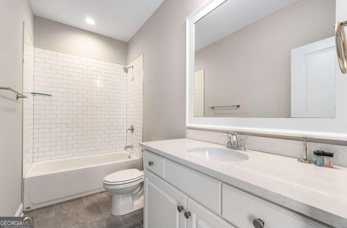 Flowery Branch, Georgia, 30542, United States, 5 Bedrooms Bedrooms, ,7 BathroomsBathrooms,Residential,Active,1941126