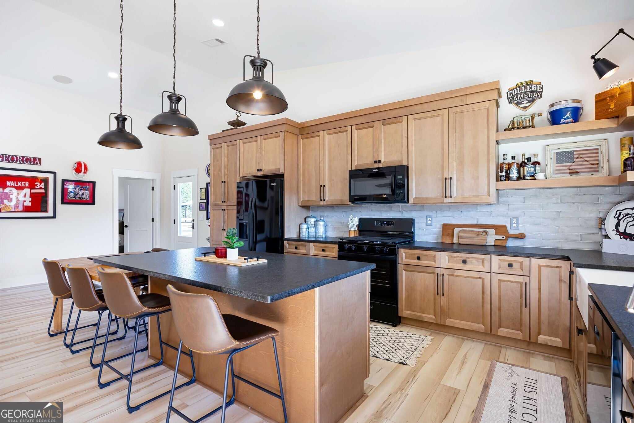 Rydal, Georgia, 30171, United States, 5 Bedrooms Bedrooms, ,5 BathroomsBathrooms,Residential,Active,1987251