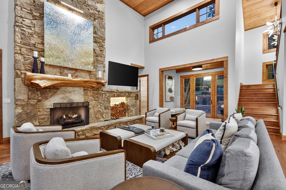 Blue Ridge, Georgia, 30513, United States, 5 Bedrooms Bedrooms, ,5 BathroomsBathrooms,Residential,Active,2003557