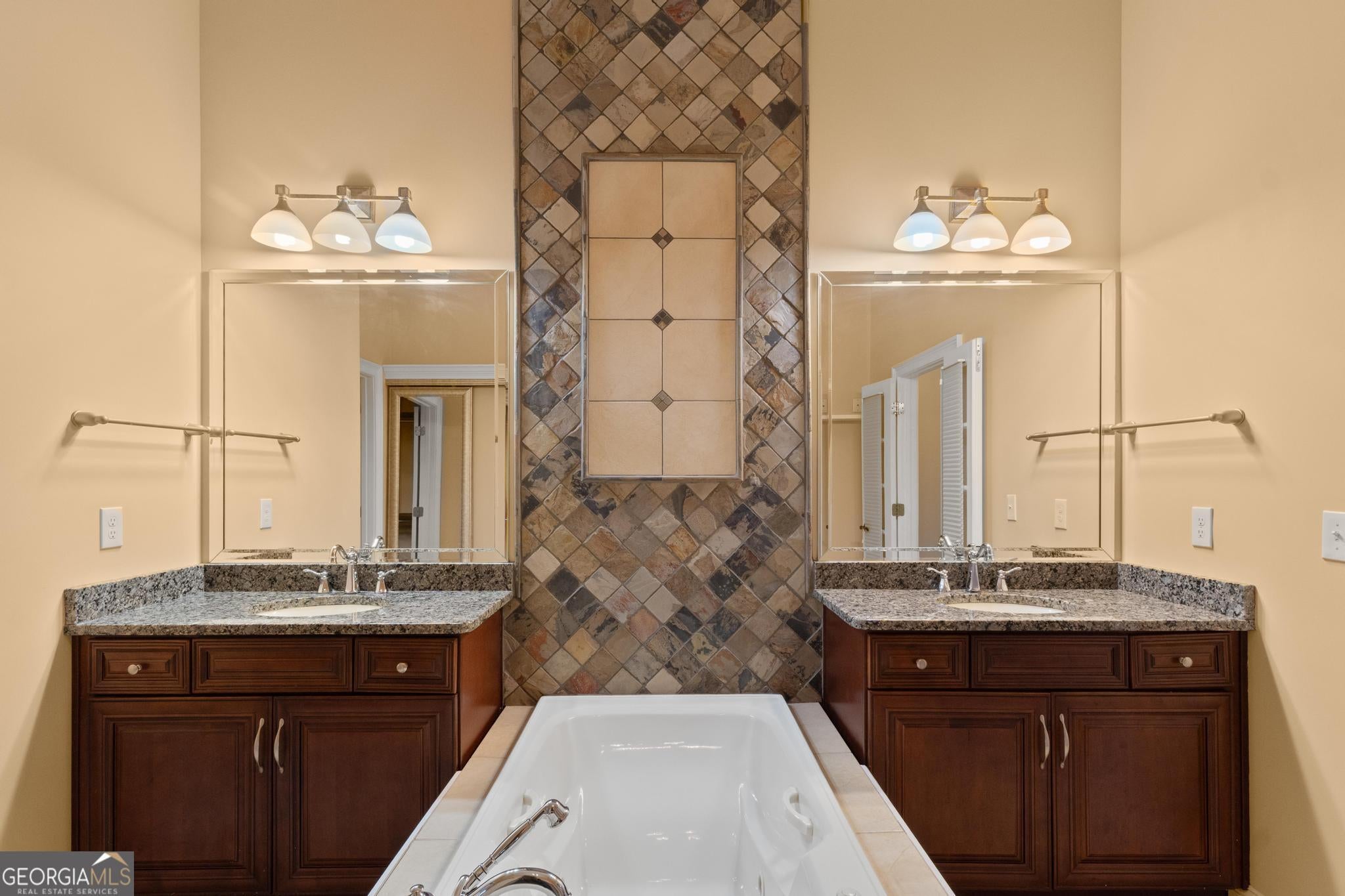 Mcdonough, Georgia, 30253, United States, 8 Bedrooms Bedrooms, ,7 BathroomsBathrooms,Residential,Active,1899862