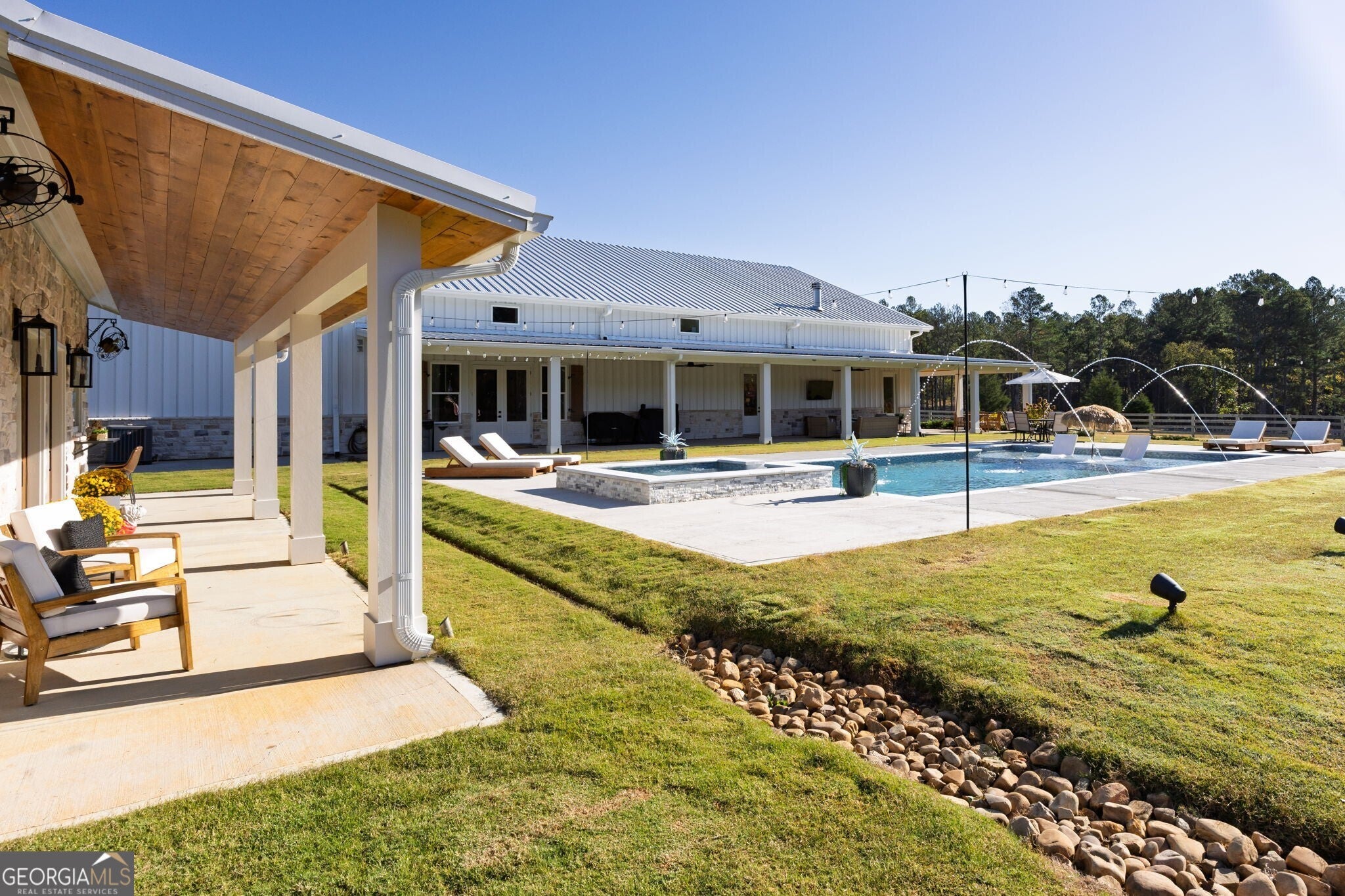 Rydal, Georgia, 30171, United States, 5 Bedrooms Bedrooms, ,5 BathroomsBathrooms,Residential,Active,1987251