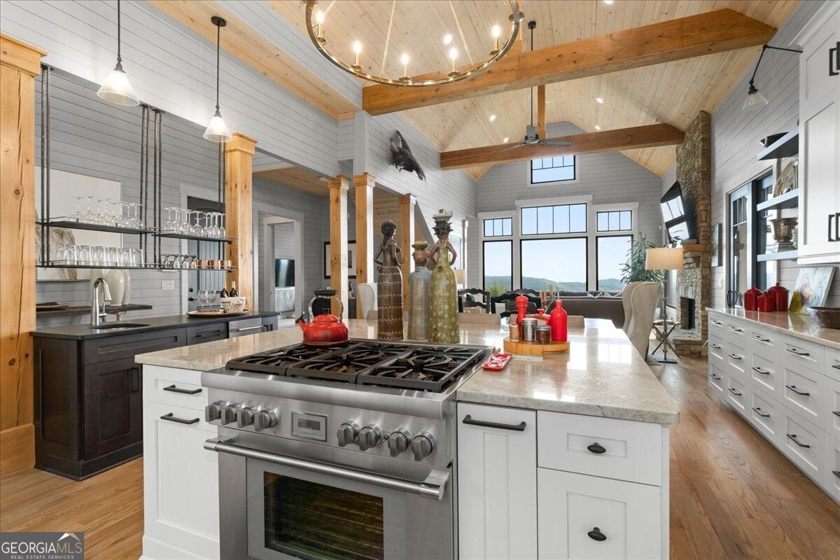 Ellijay, Georgia, 30540, United States, 5 Bedrooms Bedrooms, ,7 BathroomsBathrooms,Residential,Active,1952483