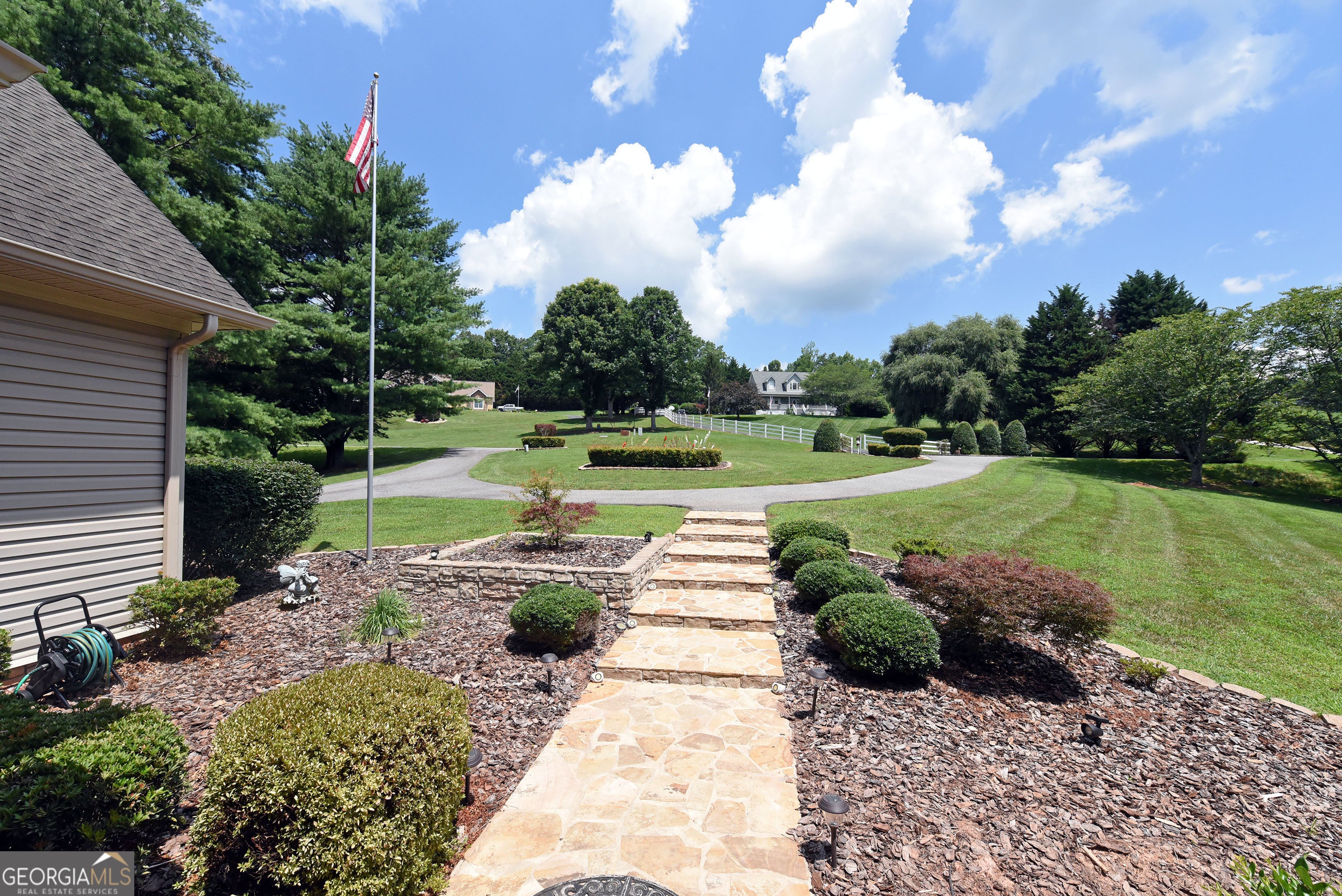 Blairsville, Georgia, 30512, United States, 5 Bedrooms Bedrooms, ,6 BathroomsBathrooms,Residential,Active,1894160