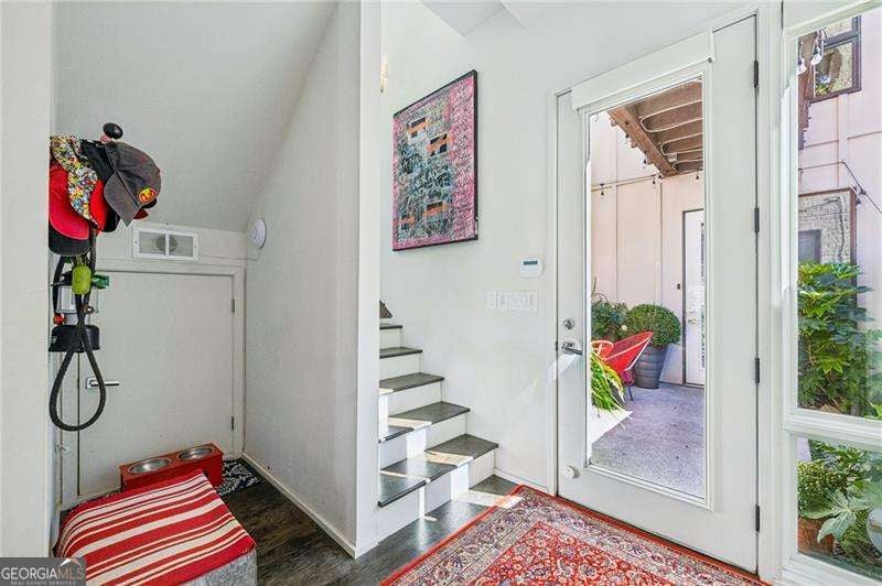 Atlanta, Georgia, 30309, United States, 3 Bedrooms Bedrooms, ,4 BathroomsBathrooms,Residential,Active,1987236