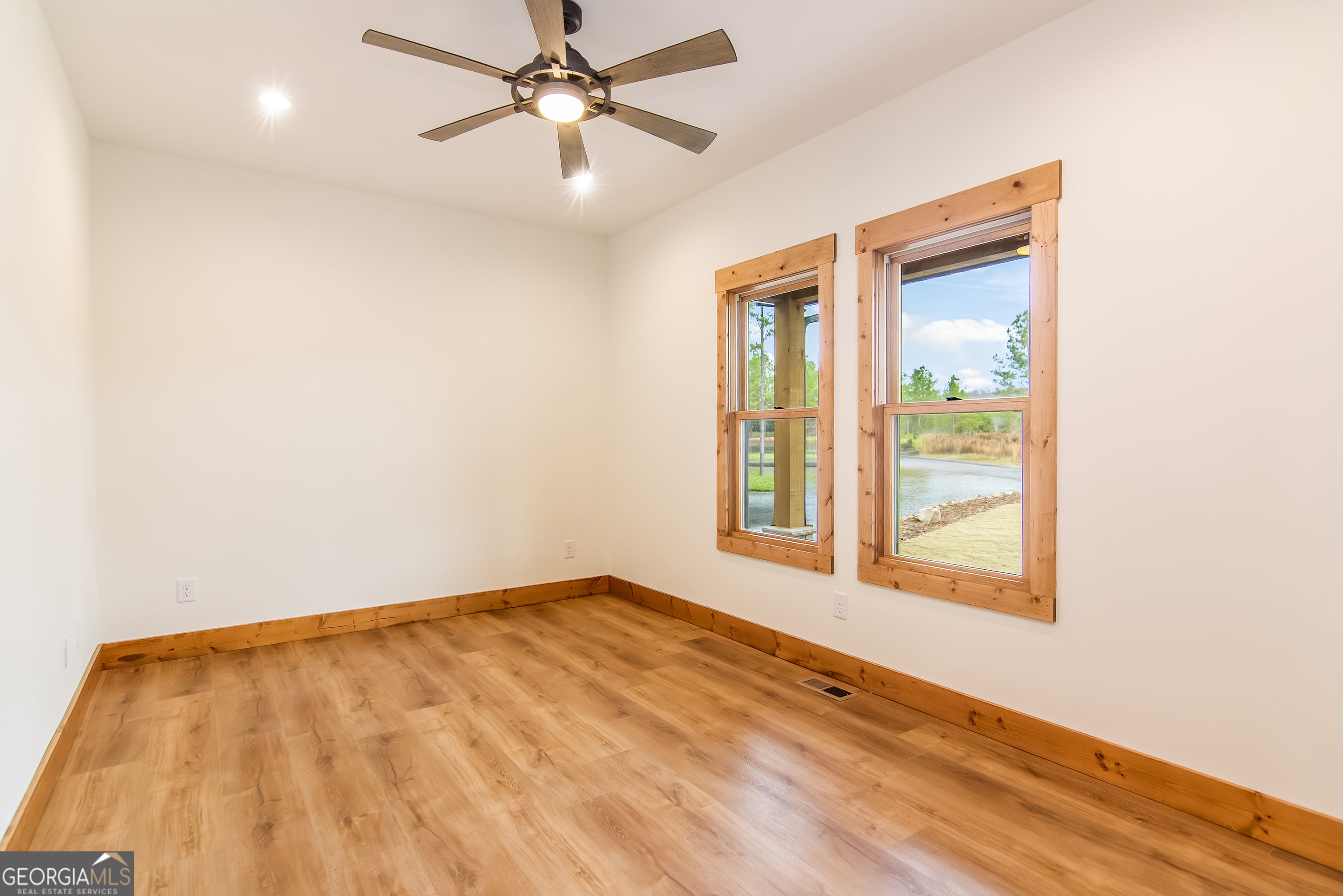 Talking Rock, Georgia, 30175, United States, 4 Bedrooms Bedrooms, ,3 BathroomsBathrooms,Residential,Active,2000209