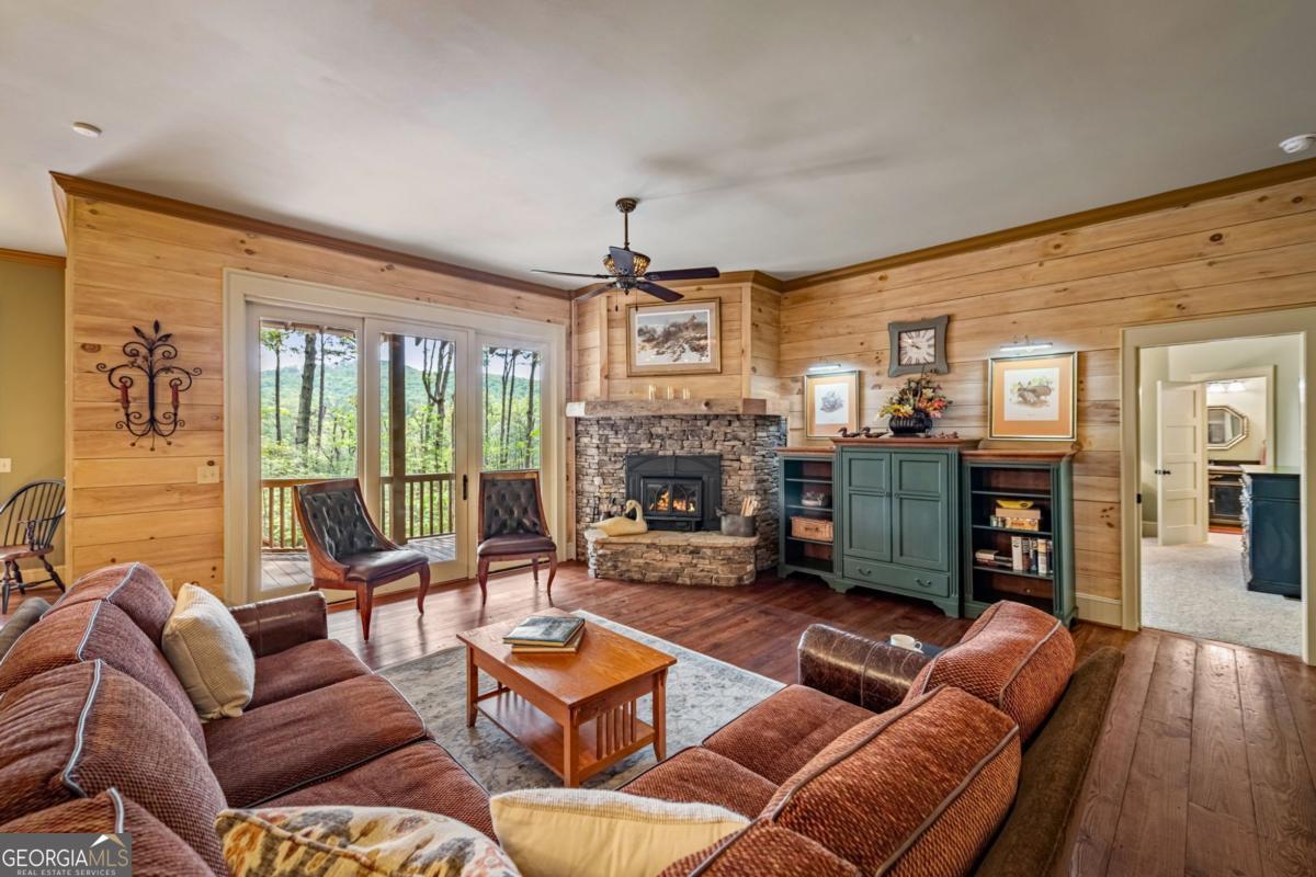 Ellijay, Georgia, 30536, United States, ,4 BathroomsBathrooms,Residential,Active,1806919