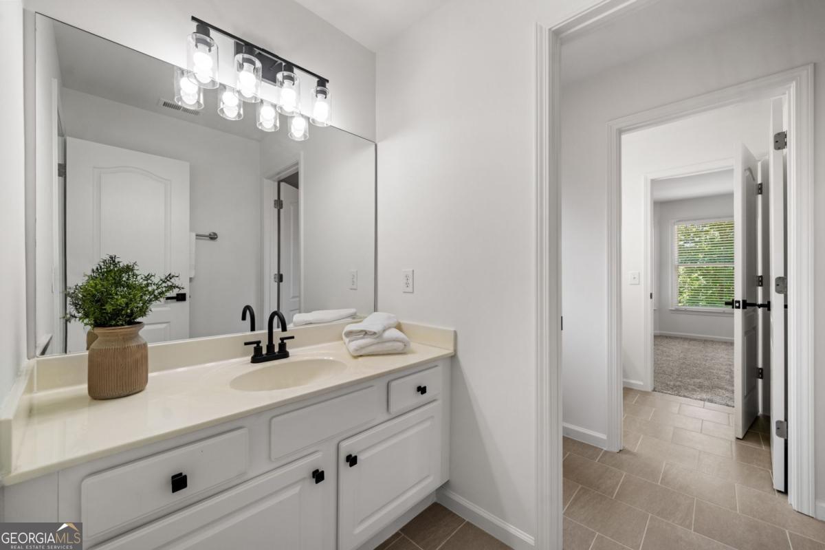 Canton, Georgia, 30114, United States, 5 Bedrooms Bedrooms, ,5 BathroomsBathrooms,Residential,Active,1823975