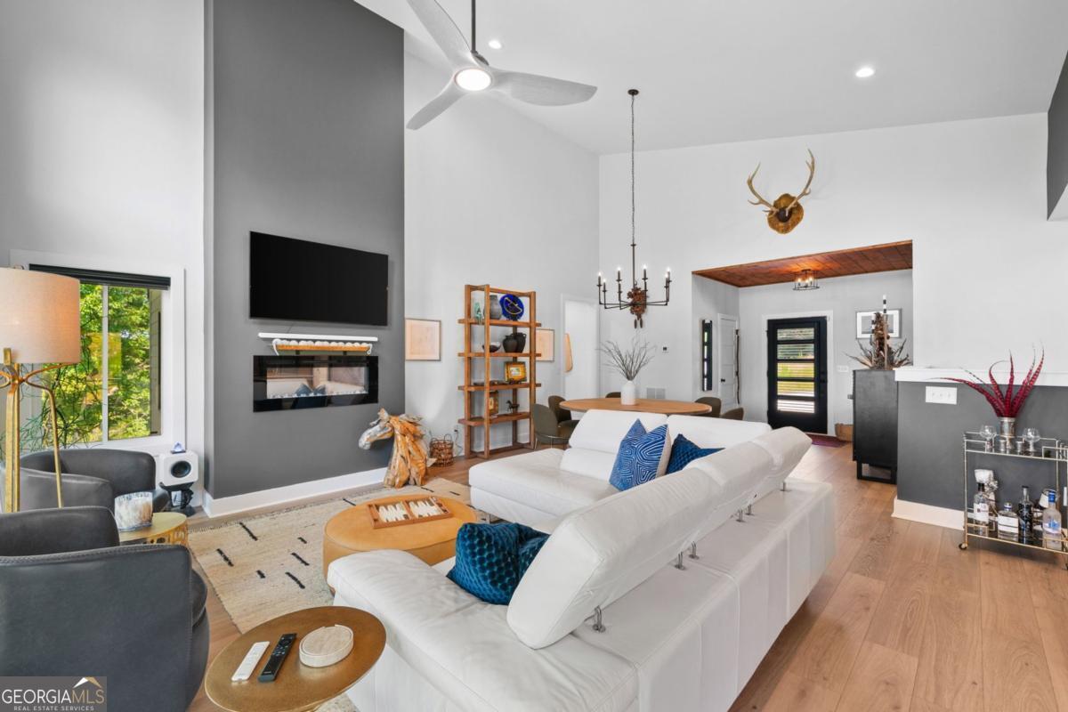 Morganton, Georgia, 30560, United States, 4 Bedrooms Bedrooms, ,4 BathroomsBathrooms,Residential,Active,1929674