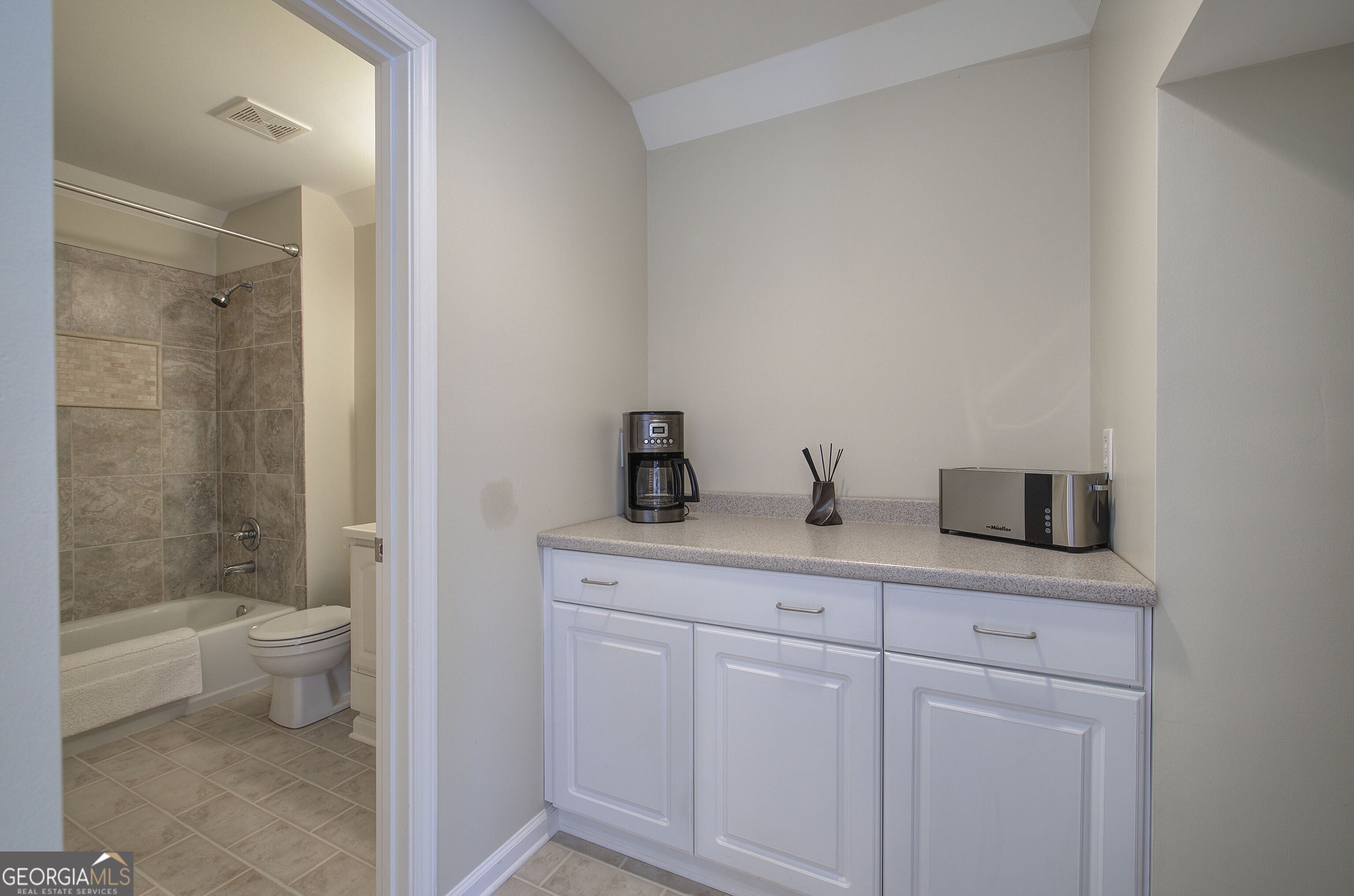 Kennesaw, Georgia, 30152, United States, 6 Bedrooms Bedrooms, ,7 BathroomsBathrooms,Residential,Active,2006828