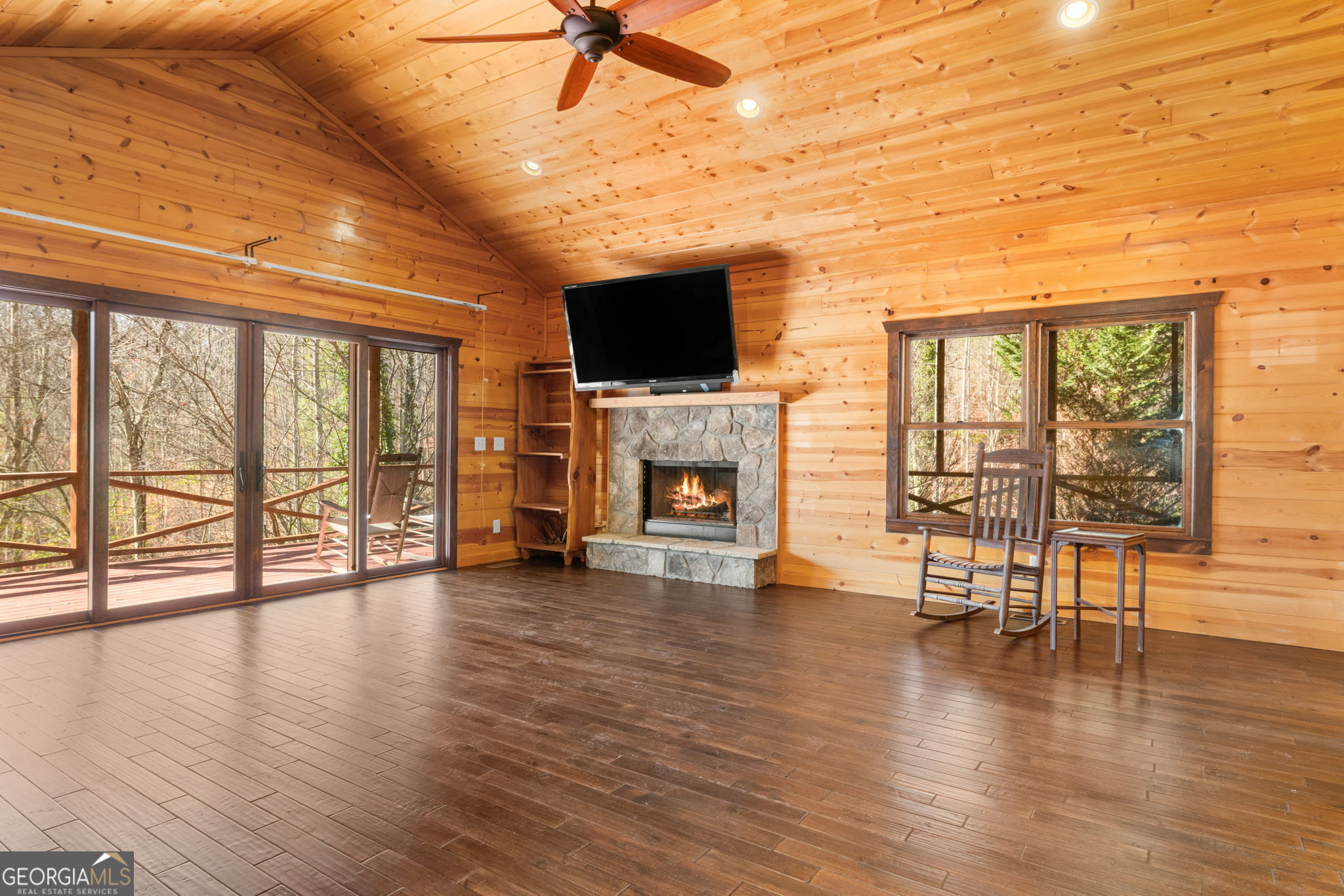 Clarkesville, Georgia, 30523, United States, 3 Bedrooms Bedrooms, ,4 BathroomsBathrooms,Residential,Active,2007020