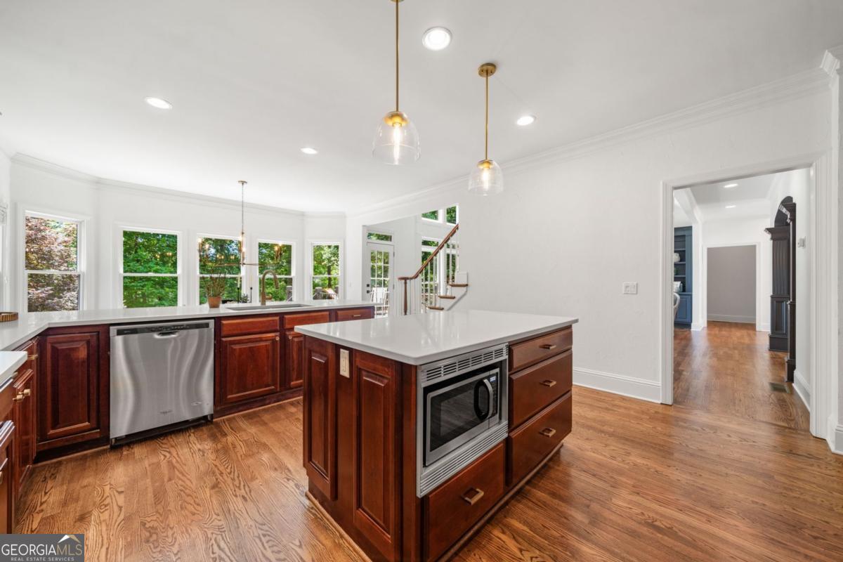 Canton, Georgia, 30114, United States, 5 Bedrooms Bedrooms, ,5 BathroomsBathrooms,Residential,Active,1823975