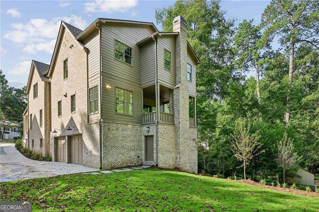 Atlanta, Georgia, 30305, United States, 6 Bedrooms Bedrooms, ,5 BathroomsBathrooms,Residential,Active,1702025