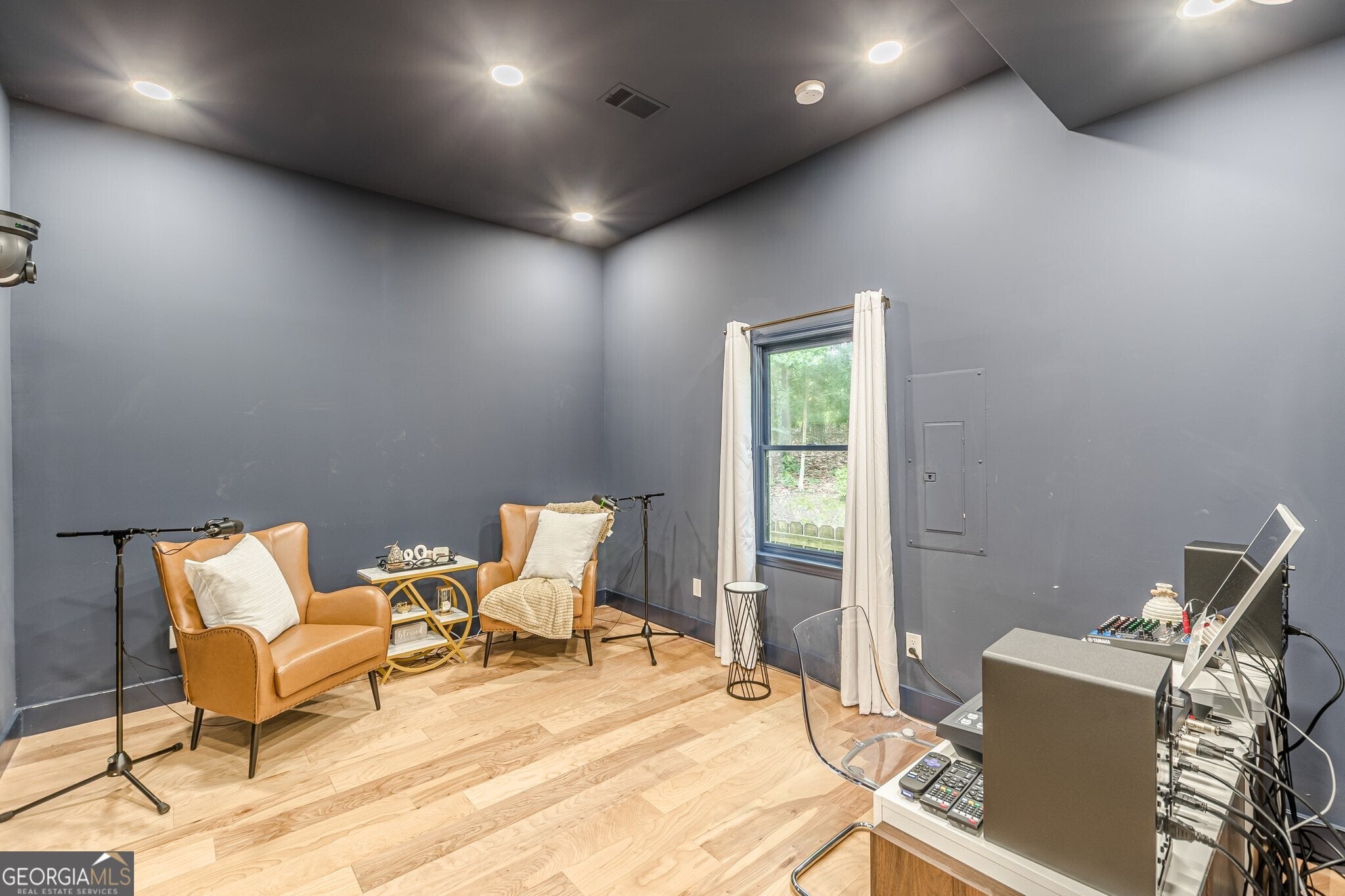 Douglasville, Georgia, 30134, United States, 3 Bedrooms Bedrooms, ,3 BathroomsBathrooms,Residential,Active,1997572