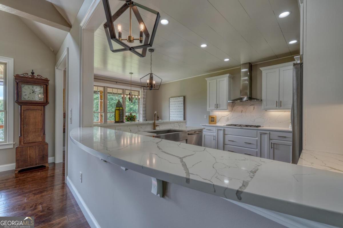 Blairsville, Georgia, 30512, United States, ,4 BathroomsBathrooms,Residential,Active,1852664