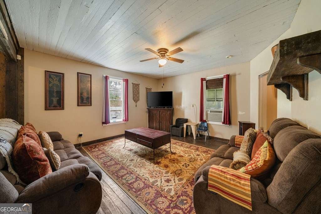 Ellijay, Georgia, 30536, United States, 3 Bedrooms Bedrooms, ,3 BathroomsBathrooms,Residential,Active,1953428