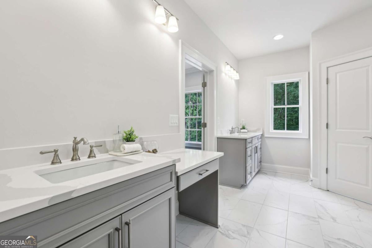 Alpharetta, Georgia, 30009, United States, 3 Bedrooms Bedrooms, ,4 BathroomsBathrooms,Residential,Active,1849535