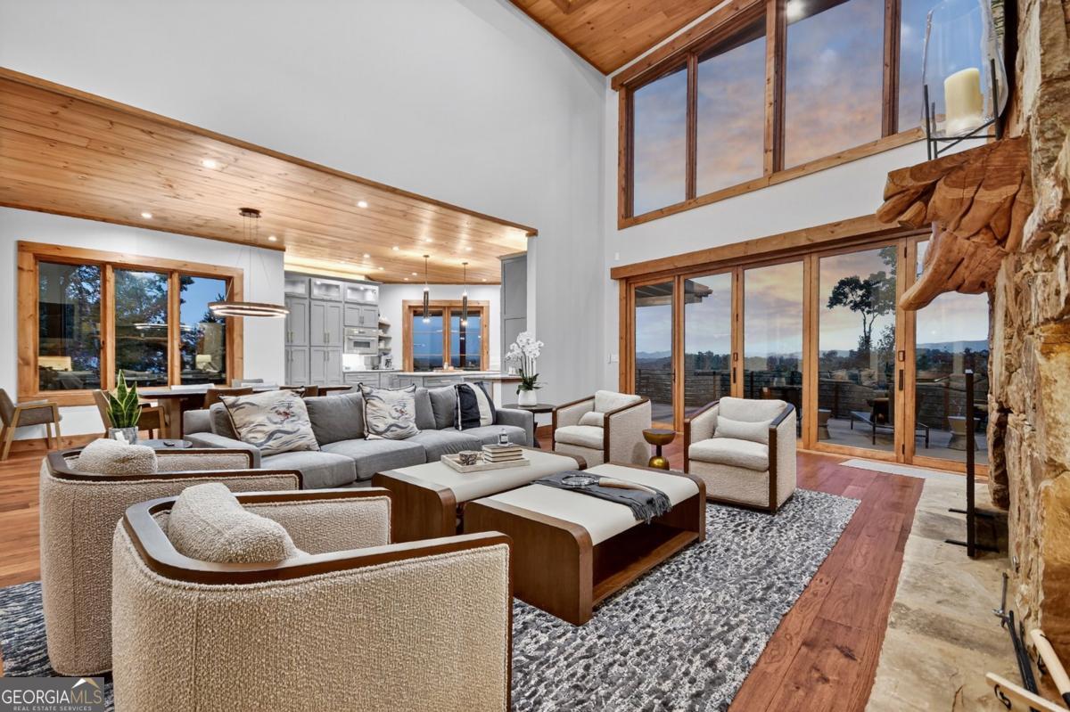 Blue Ridge, Georgia, 30513, United States, 5 Bedrooms Bedrooms, ,5 BathroomsBathrooms,Residential,Active,2003557