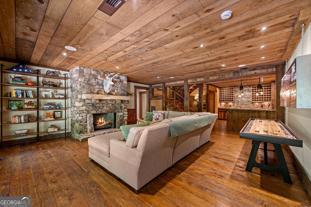 Cherry Log, Georgia, 30522, United States, 5 Bedrooms Bedrooms, ,5 BathroomsBathrooms,Residential,Active,2045694