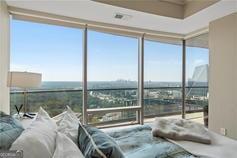 Atlanta, Georgia, 30326, United States, 2 Bedrooms Bedrooms, ,3 BathroomsBathrooms,Residential,Active,1945461