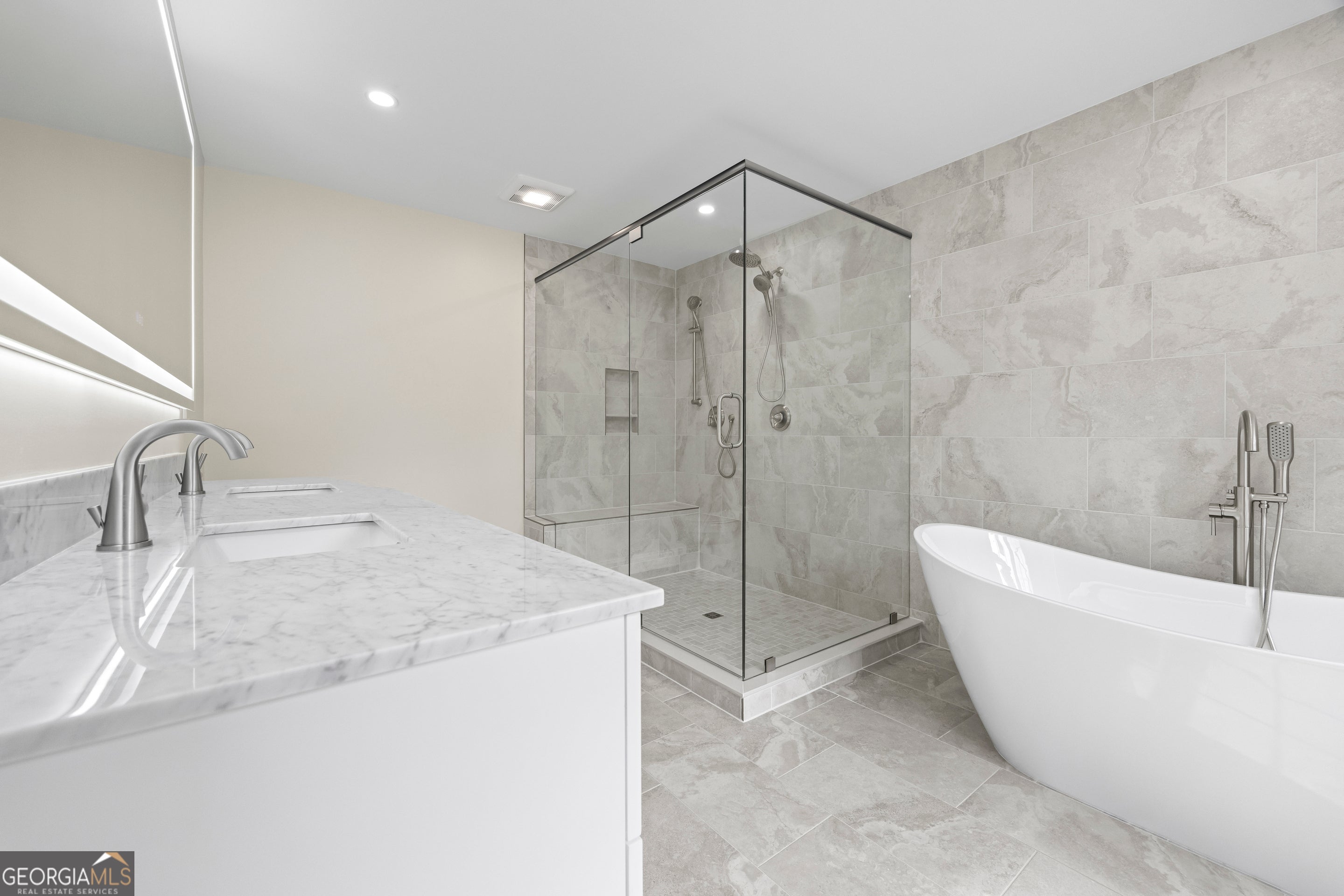 Martin, Georgia, 30557, United States, 6 Bedrooms Bedrooms, ,5 BathroomsBathrooms,Residential,Active,1964253