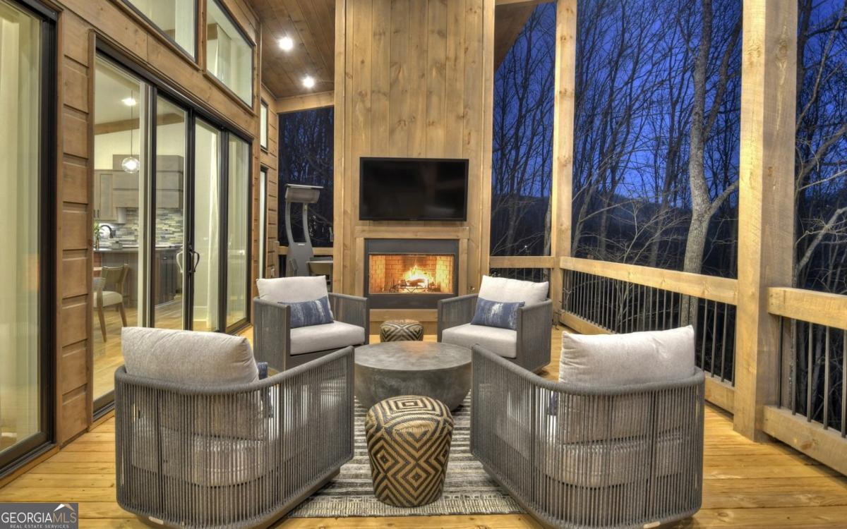 Morganton, Georgia, 30560, United States, 3 Bedrooms Bedrooms, ,4 BathroomsBathrooms,Residential,Active,2010579