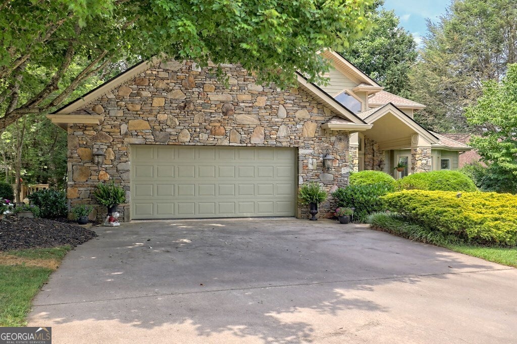 Hiawassee, Georgia, 30546, United States, 4 Bedrooms Bedrooms, ,4 BathroomsBathrooms,Residential,Active,1718878