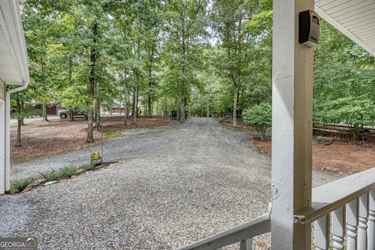 Blairsville, Georgia, 30512, United States, 4 Bedrooms Bedrooms, ,4 BathroomsBathrooms,Residential,Active,1926683