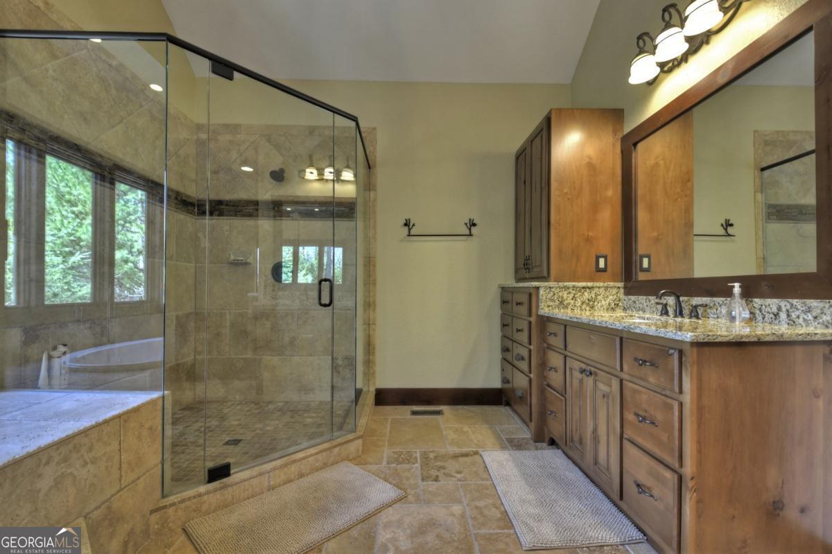 Ellijay, Georgia, 30536, United States, 5 Bedrooms Bedrooms, ,6 BathroomsBathrooms,Residential,Active,1953697