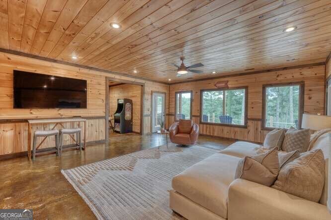 Blue Ridge, Georgia, 30513, United States, 5 Bedrooms Bedrooms, ,4 BathroomsBathrooms,Residential,Active,1922342
