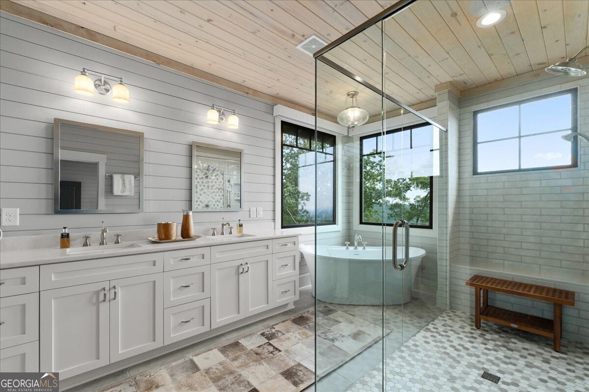 Ellijay, Georgia, 30540, United States, 5 Bedrooms Bedrooms, ,7 BathroomsBathrooms,Residential,Active,2008722